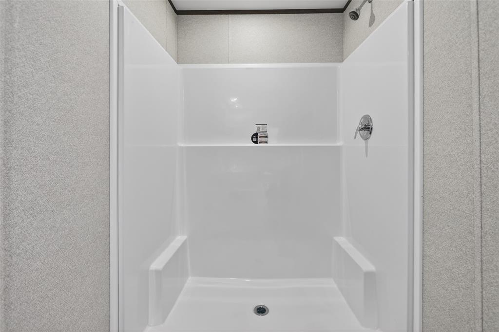 419 Lily Trail Interlachen, FL 32148 - Photo 17 of 82 a close up of a bathtub