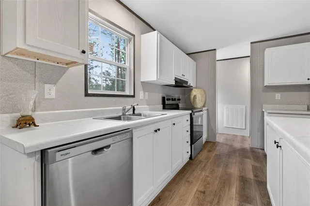 $445,000 | 419 Lily Trail, Interlachen, FL 32148