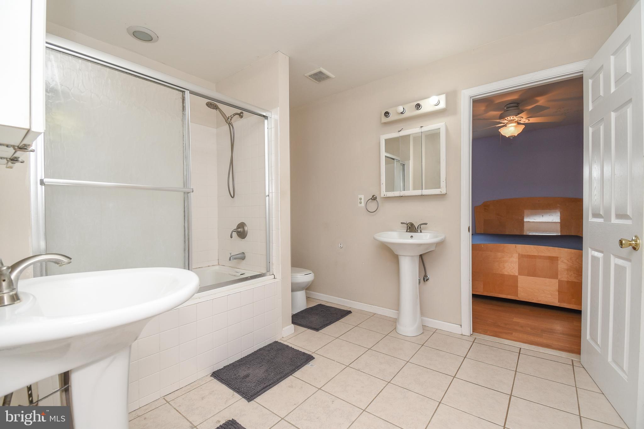 87 Chestnut Lane Ambler, PA 19002 - Photo 24 of 39 Shared Jack and Jill Full Bath