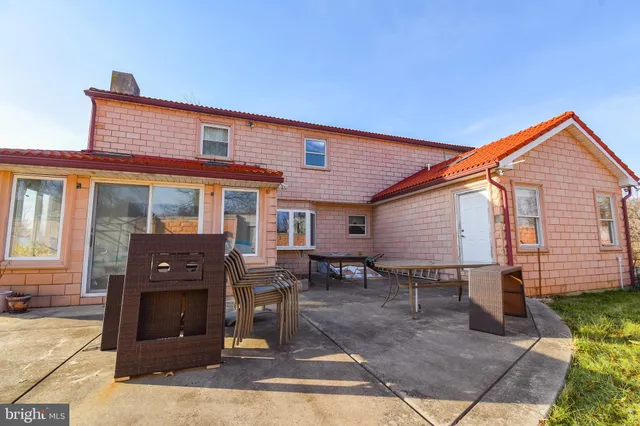 $615,000 | 87 Chestnut Lane, Ambler, PA 19002