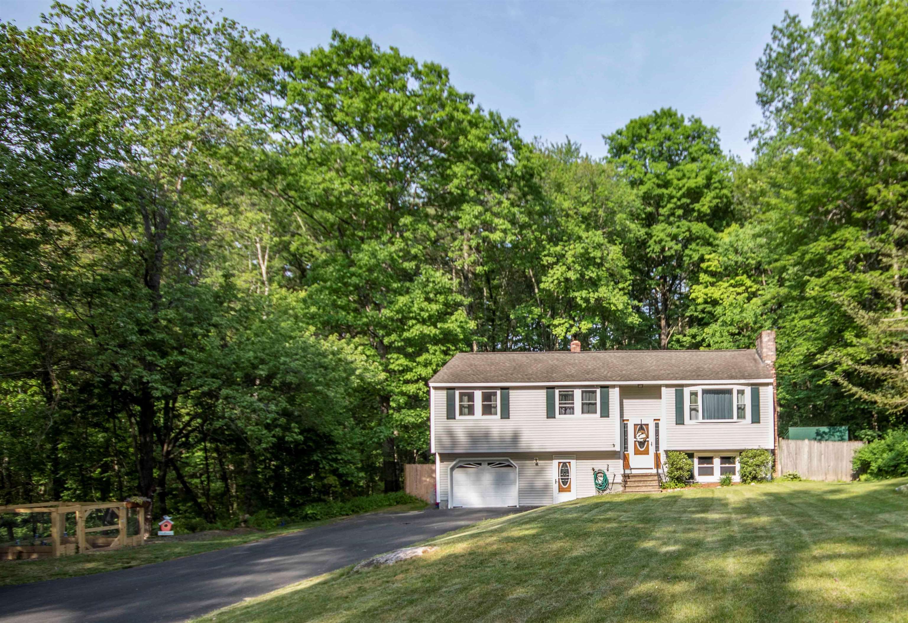 252 High Range Road Londonderry, NH 03053 - Photo 1 of 36