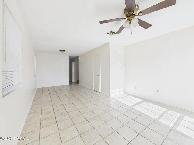 $825 | 104 Country Lane, Unit A, Lafayette, LA 70508