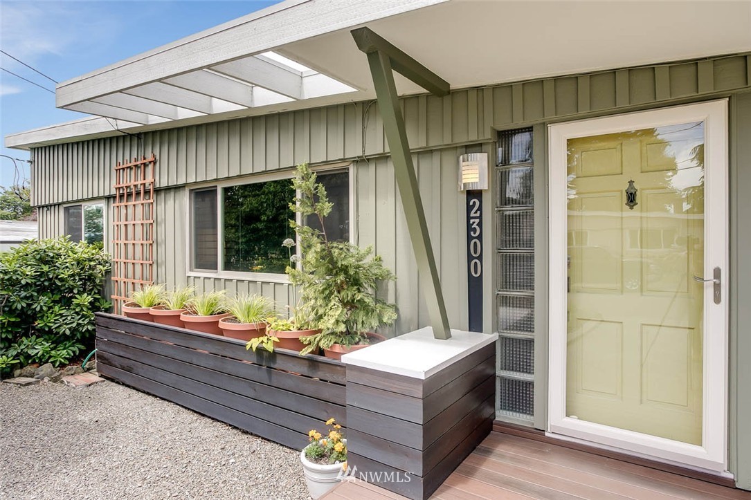 2300 Northeast 9th Street Renton, WA 98056 - Photo 2 of 22
