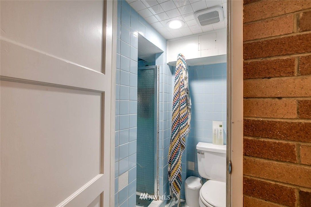 2300 Northeast 9th Street Renton, WA 98056 - Photo 16 of 22