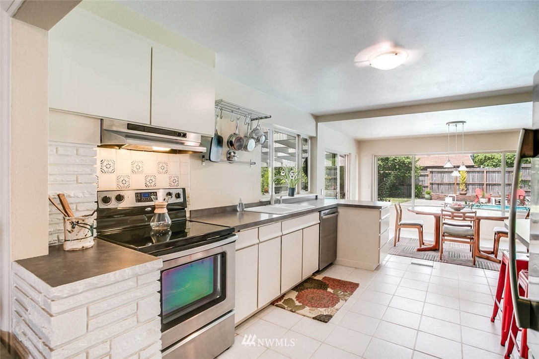 2300 Northeast 9th Street Renton, WA 98056 - Photo 6 of 22