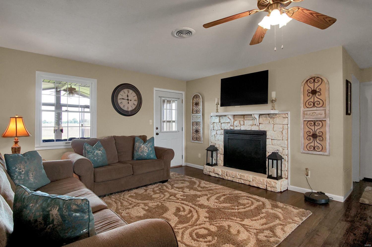 6222 Marine Road Alhambra, IL 62001 - Photo 14 of 36