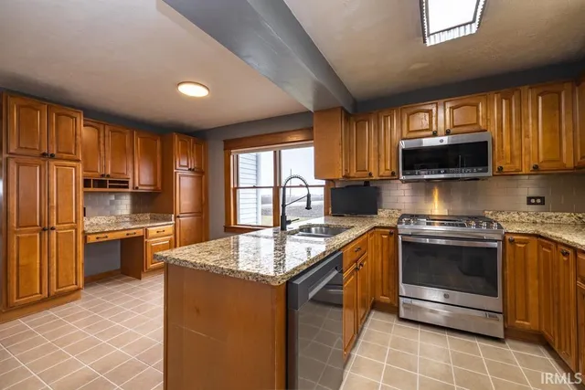 $387,000 | 6640 West 500 South, Swayzee, IN 46986