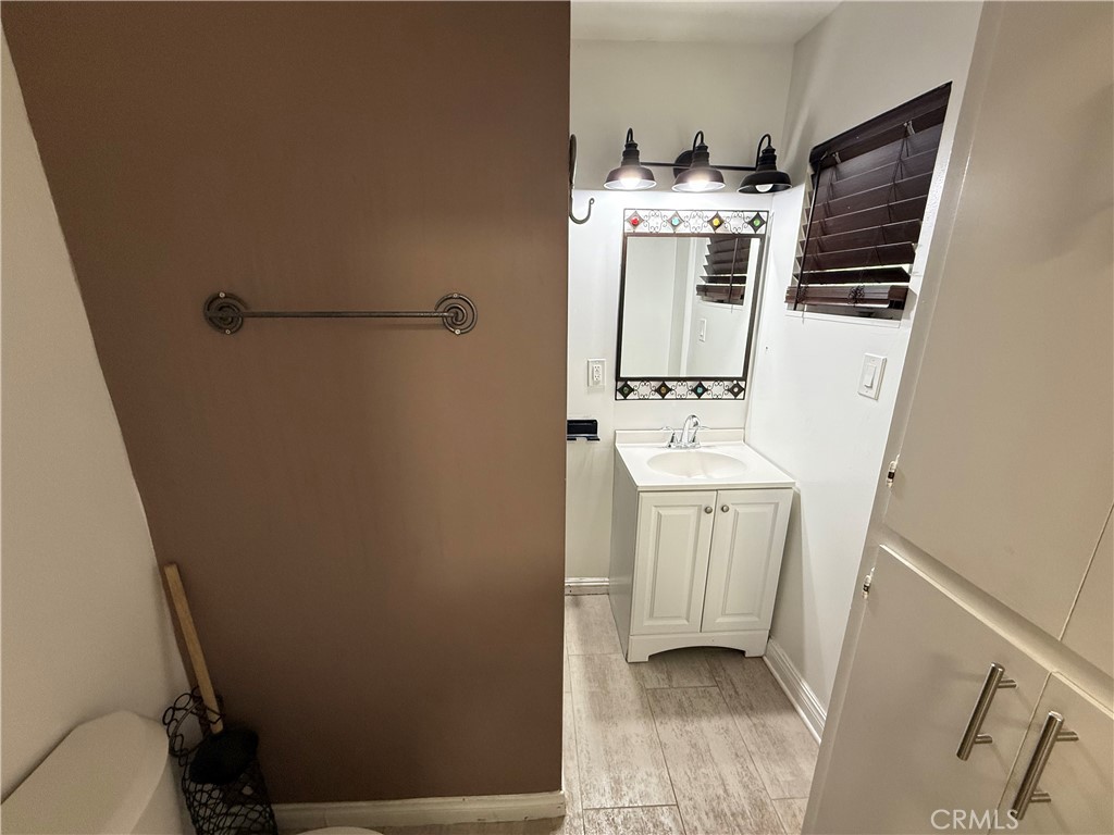 5836 Old Ranch Road Riverside, CA 92504 - Photo 58 of 59 a utility room with dryer and washer