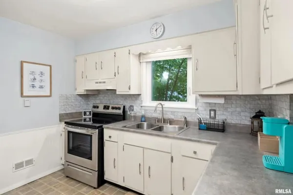 $167,000 | 1216 East Rouse Avenue, Peoria Heights, IL 61616