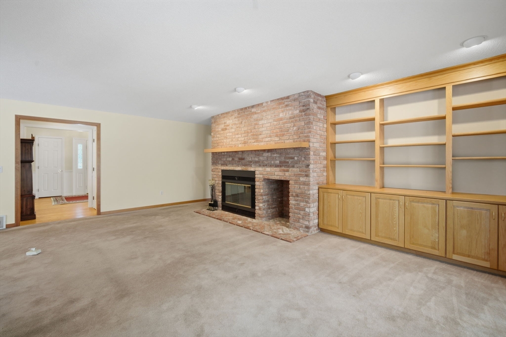 53 Ashford Road Longmeadow, MA 01106 - Photo 13 of 42