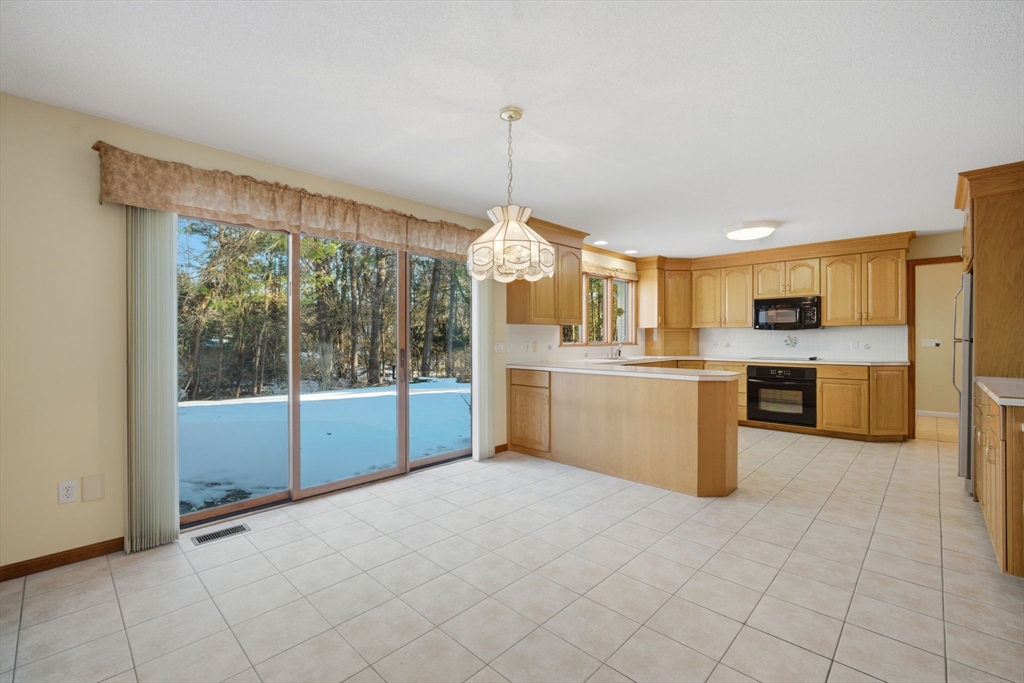 53 Ashford Road Longmeadow, MA 01106 - Photo 16 of 42