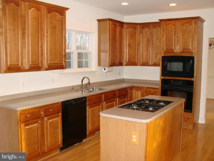 8231 Rogues Road Catlett, VA 20119 - Photo 6 of 22 Kitchen