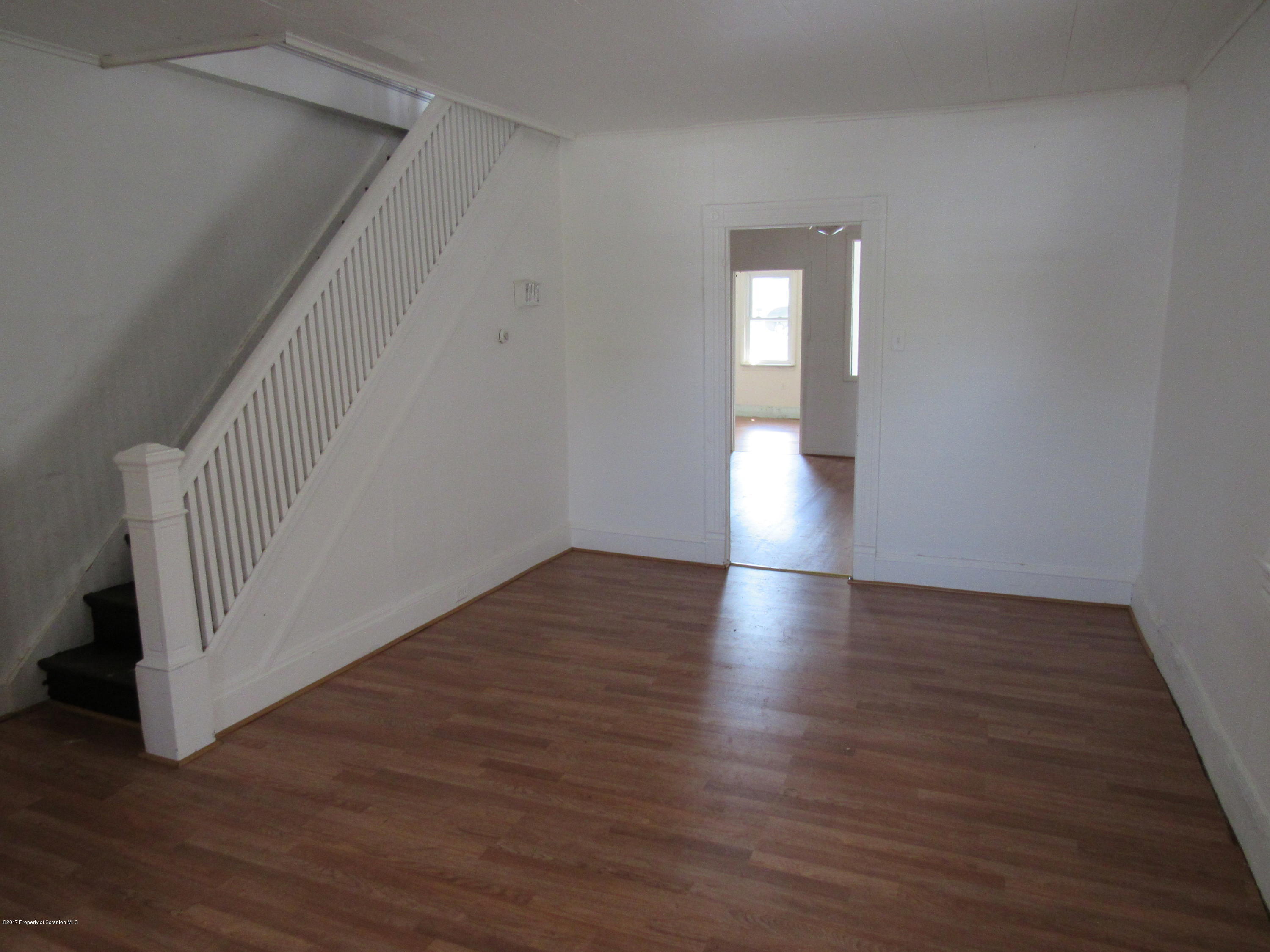 620 Maple Street Scranton, PA 18505 - Photo 3 of 20 Gallery Image 3