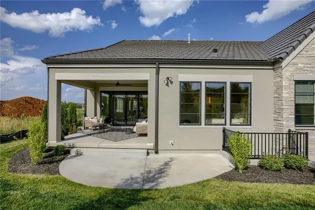 $1,225,000 | 13702 Pembroke Lane, Leawood, KS 66224