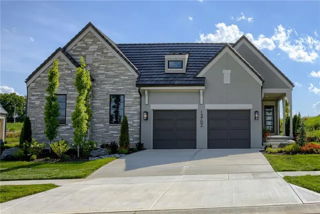 $1,225,000 | 13702 Pembroke Lane, Leawood, KS 66224