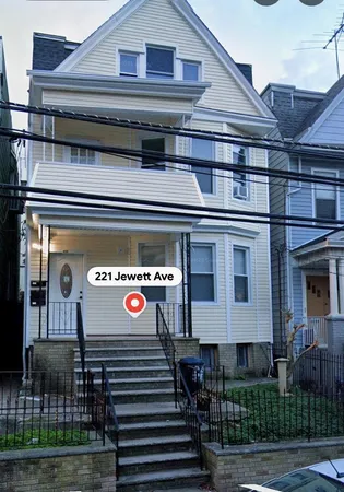 $2,300 | 221 Jewett Avenue, Unit 2, Jersey City, NJ 07304