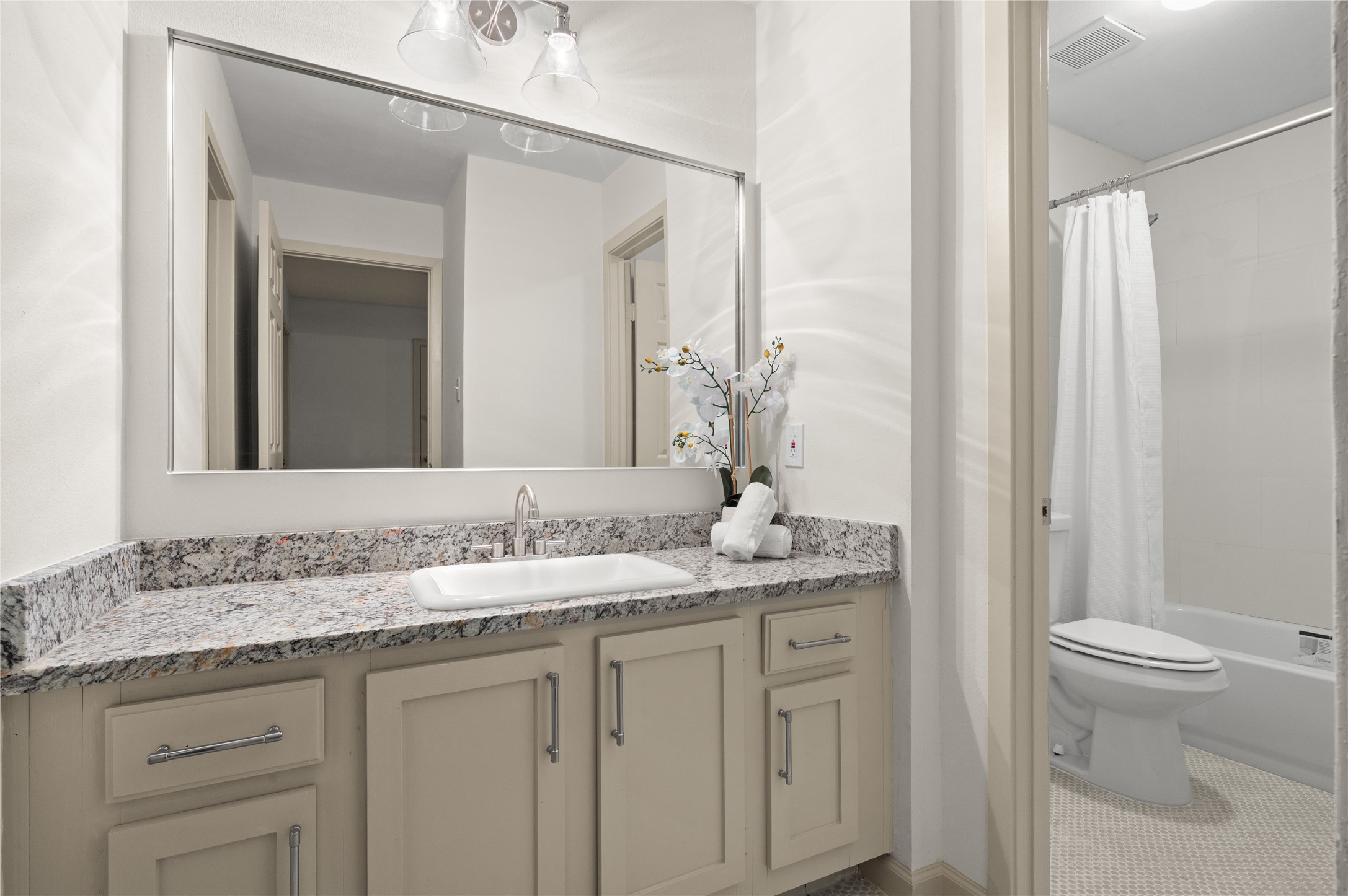 7 South Cypress Pine Drive The Woodlands, TX 77381 - Photo 18 of 19