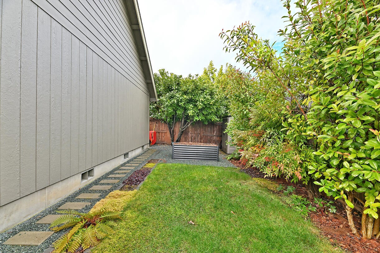 196 Southeast Yorktown Road Grants Pass, OR 97527 - Photo 30 of 31 29