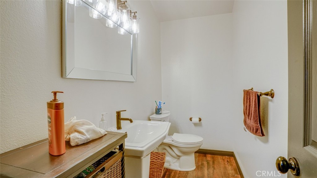 11327 Old Ranch Circle Chatsworth, CA 91311 - Photo 27 of 63 a bathroom with a toilet