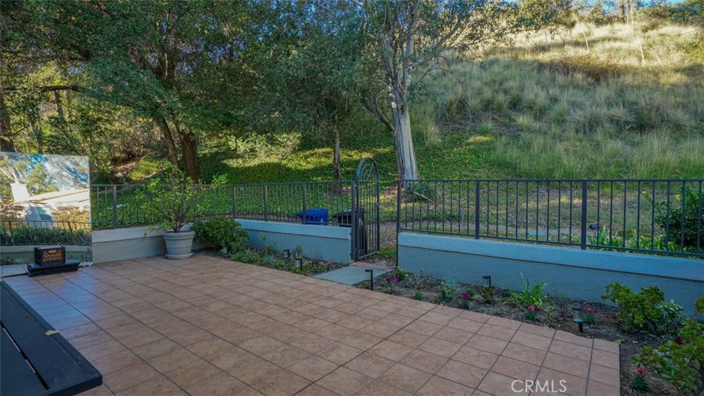 11327 Old Ranch Circle Chatsworth, CA 91311 - Photo 46 of 63 a park view with a bench