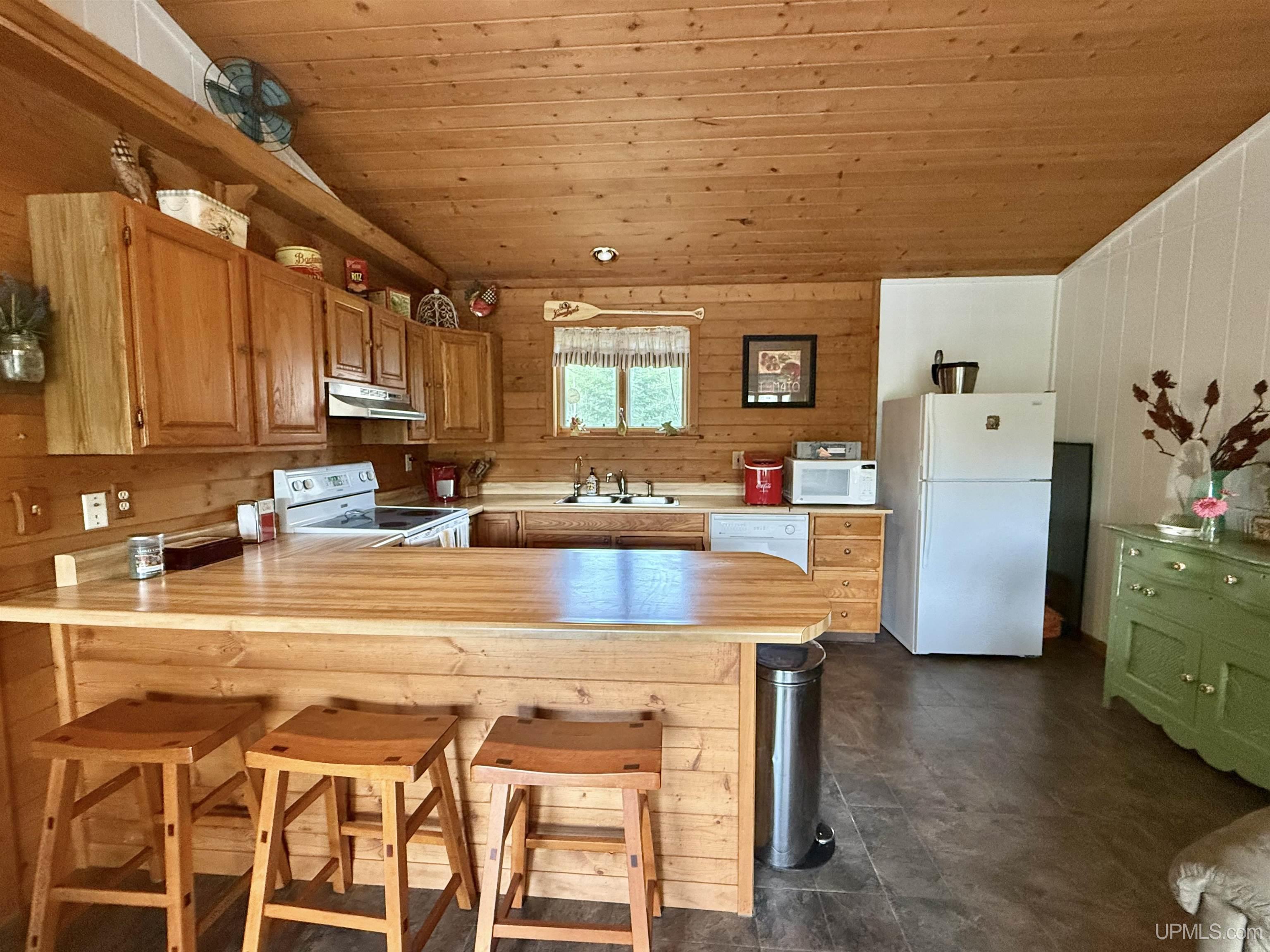 836 Menominee River Road Florence, WI 54121 - Photo 6 of 16 Gallery Image 6