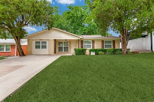 $2,600 | 8635 Ashcroft Avenue, Dallas, TX 75243