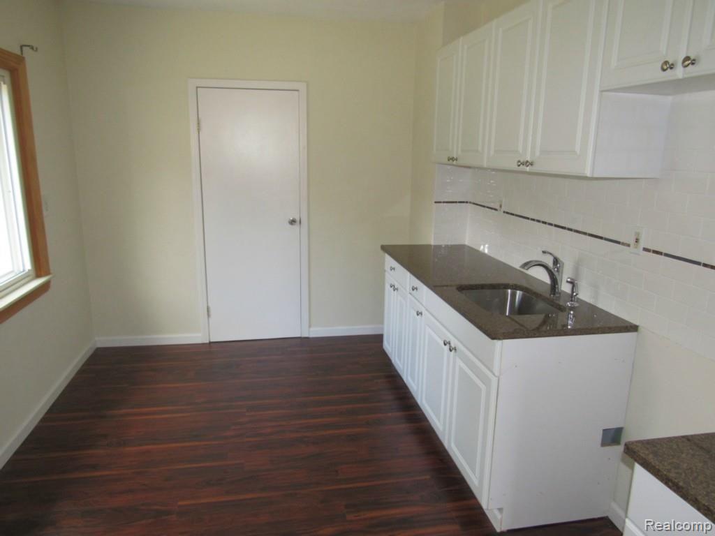 3854 Mapleleaf Road Waterford, MI 48328 - Photo 16 of 34 3854 MAPLELEAF WATERFORD , (36).jpg