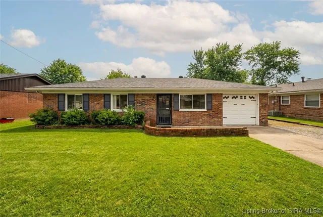 $189,900 | 906 Silverwood Drive, Clarksville, IN 47129