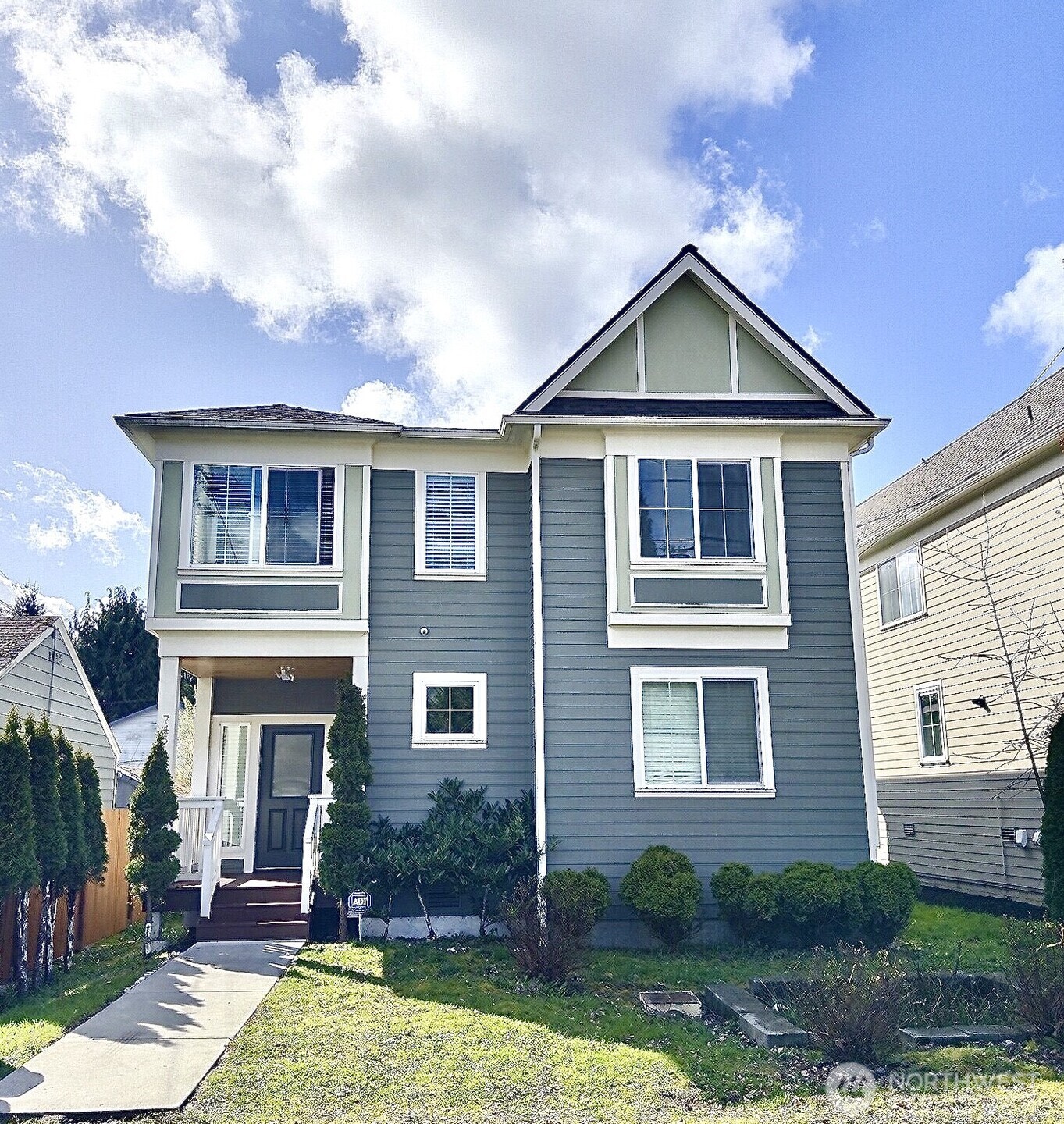 745 North 101st Street Seattle, WA 98133 - Photo 1 of 36