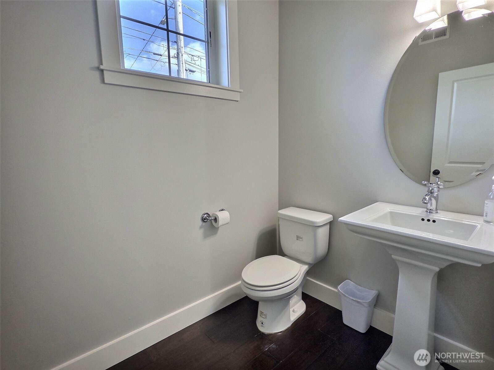 745 North 101st Street Seattle, WA 98133 - Photo 12 of 36