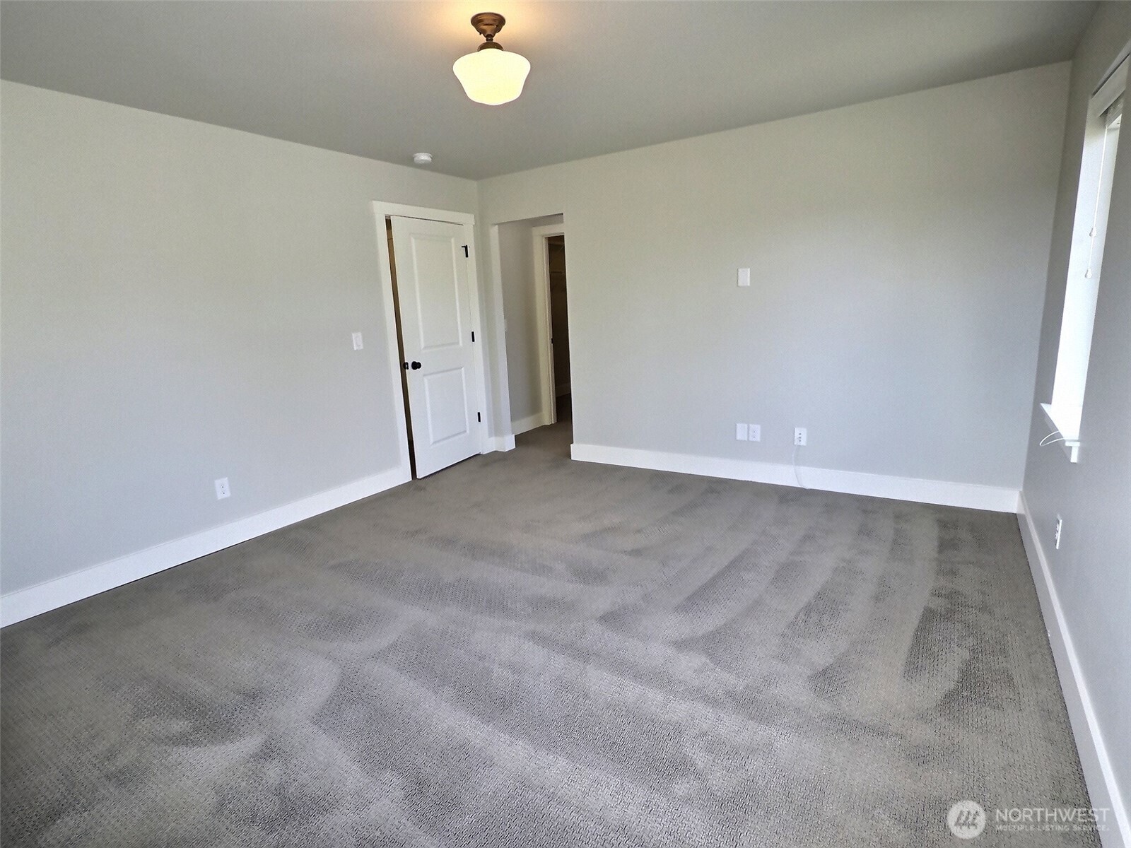 745 North 101st Street Seattle, WA 98133 - Photo 16 of 36