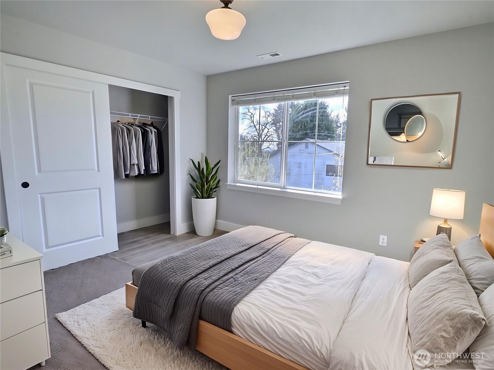 745 North 101st Street Seattle, WA 98133 - Photo 24 of 36