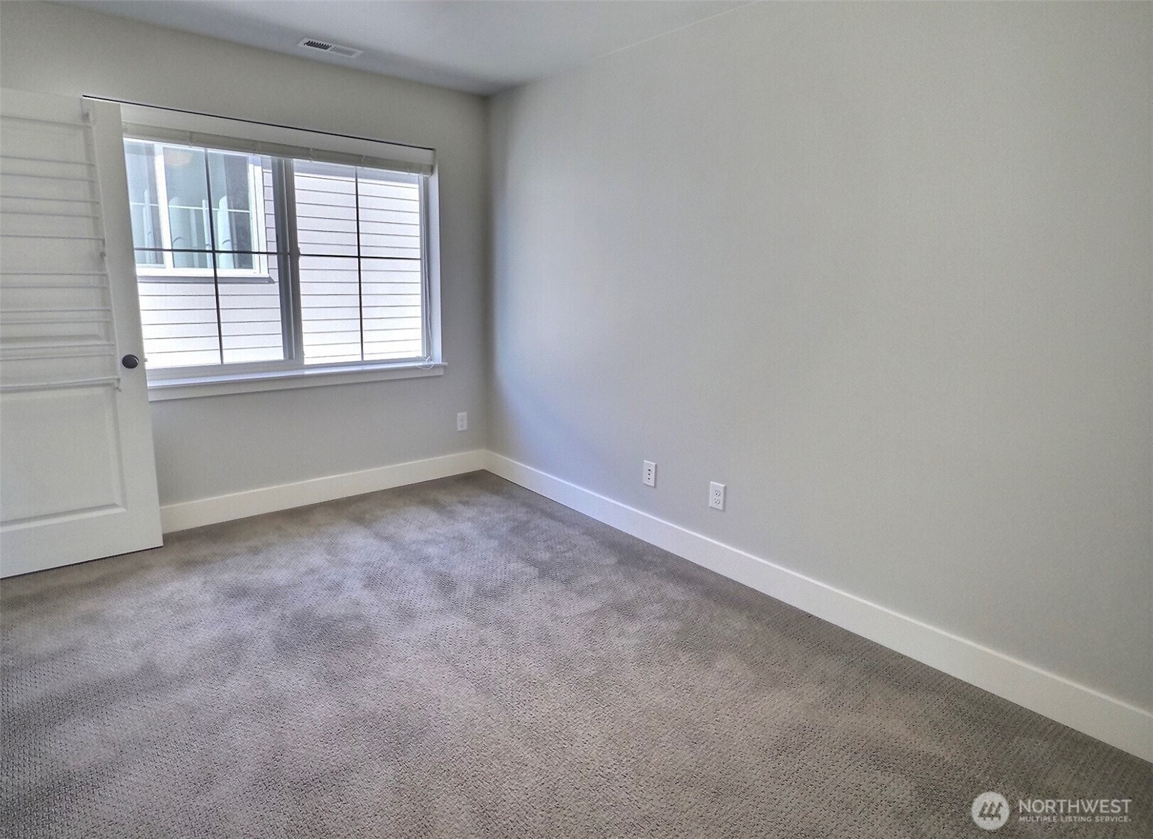 745 North 101st Street Seattle, WA 98133 - Photo 29 of 36