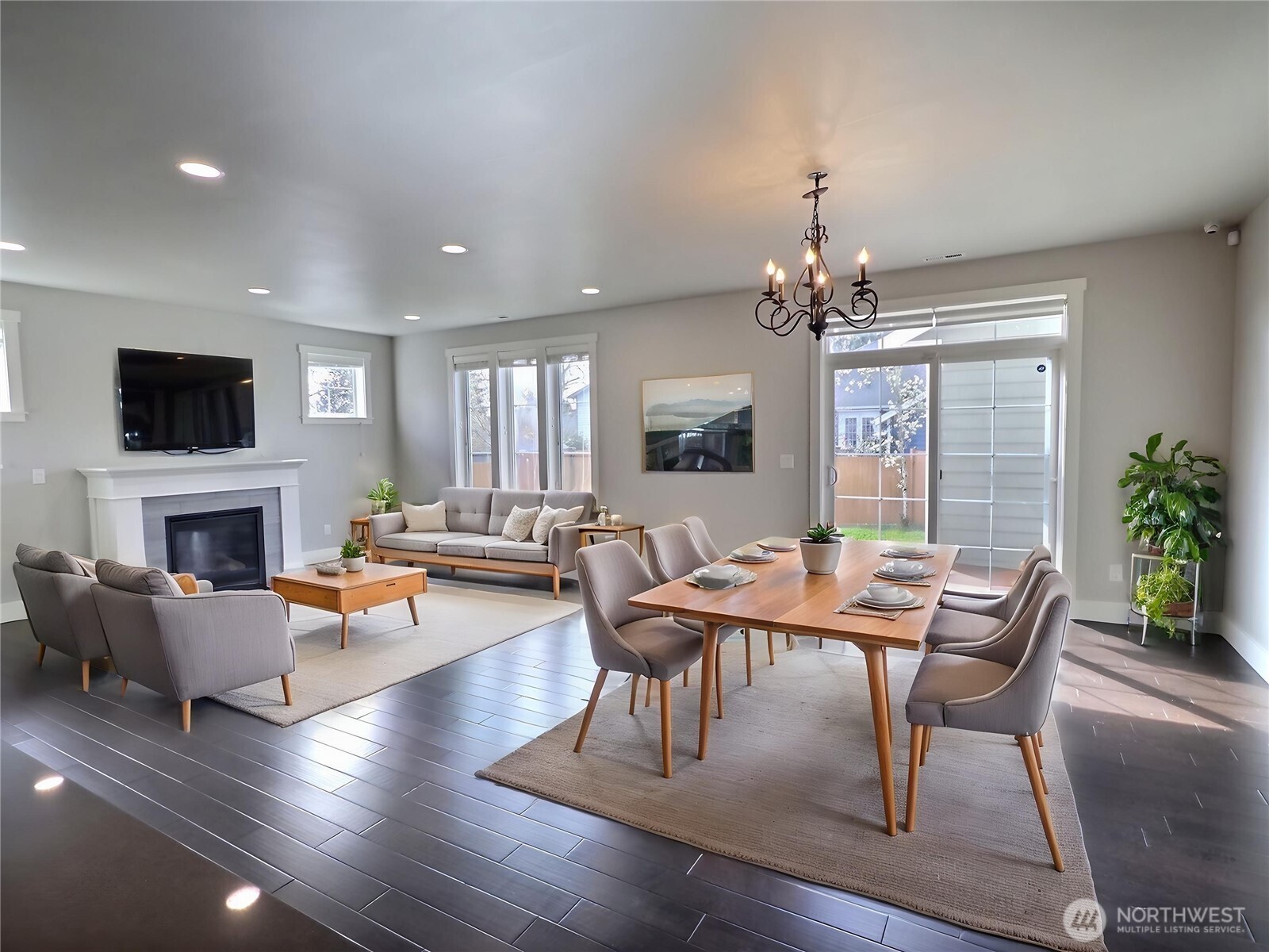 745 North 101st Street Seattle, WA 98133 - Photo 3 of 36