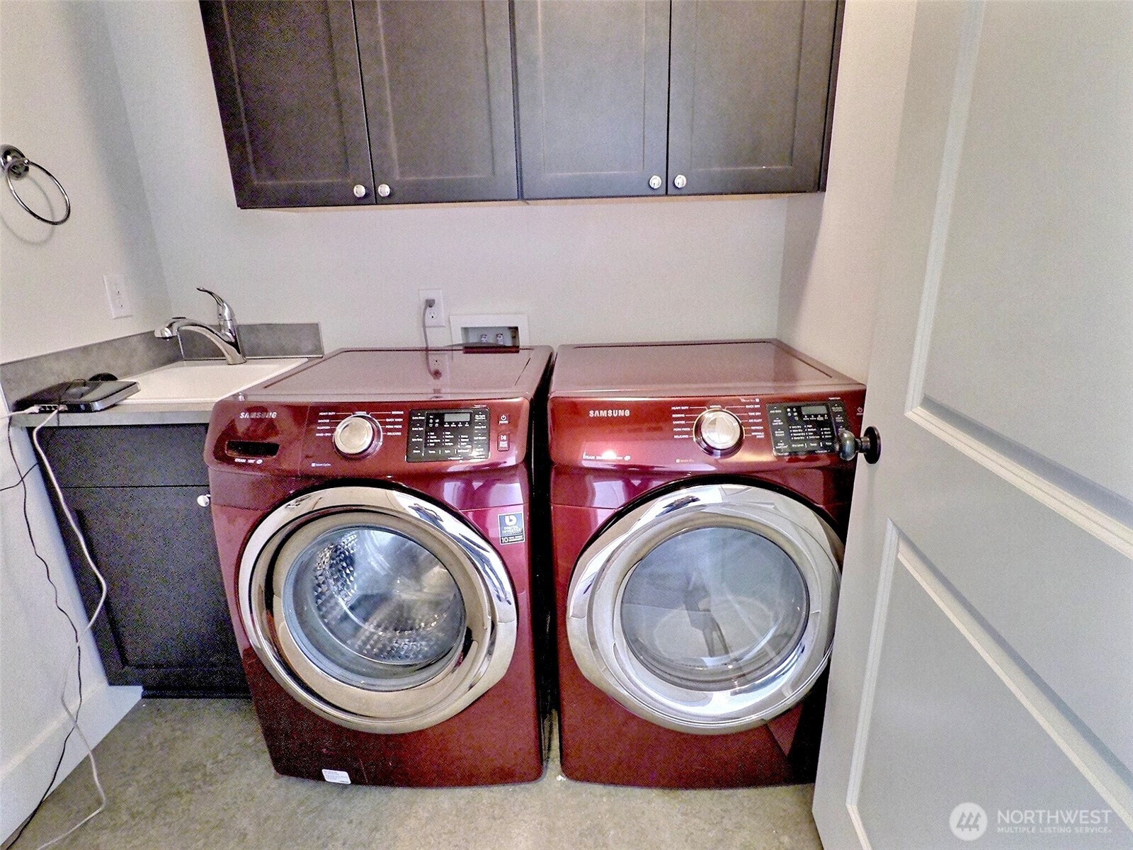 745 North 101st Street Seattle, WA 98133 - Photo 31 of 36