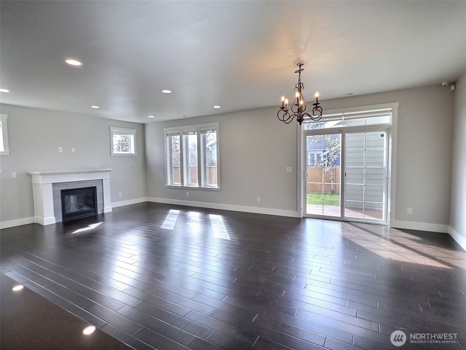 745 North 101st Street Seattle, WA 98133 - Photo 4 of 36