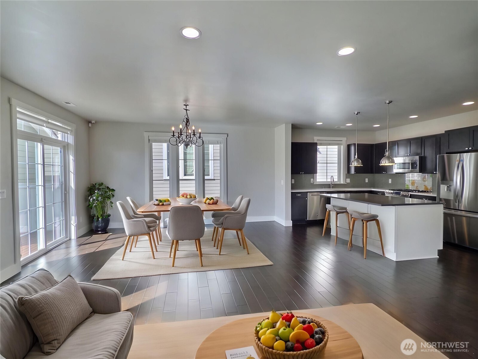 745 North 101st Street Seattle, WA 98133 - Photo 5 of 36