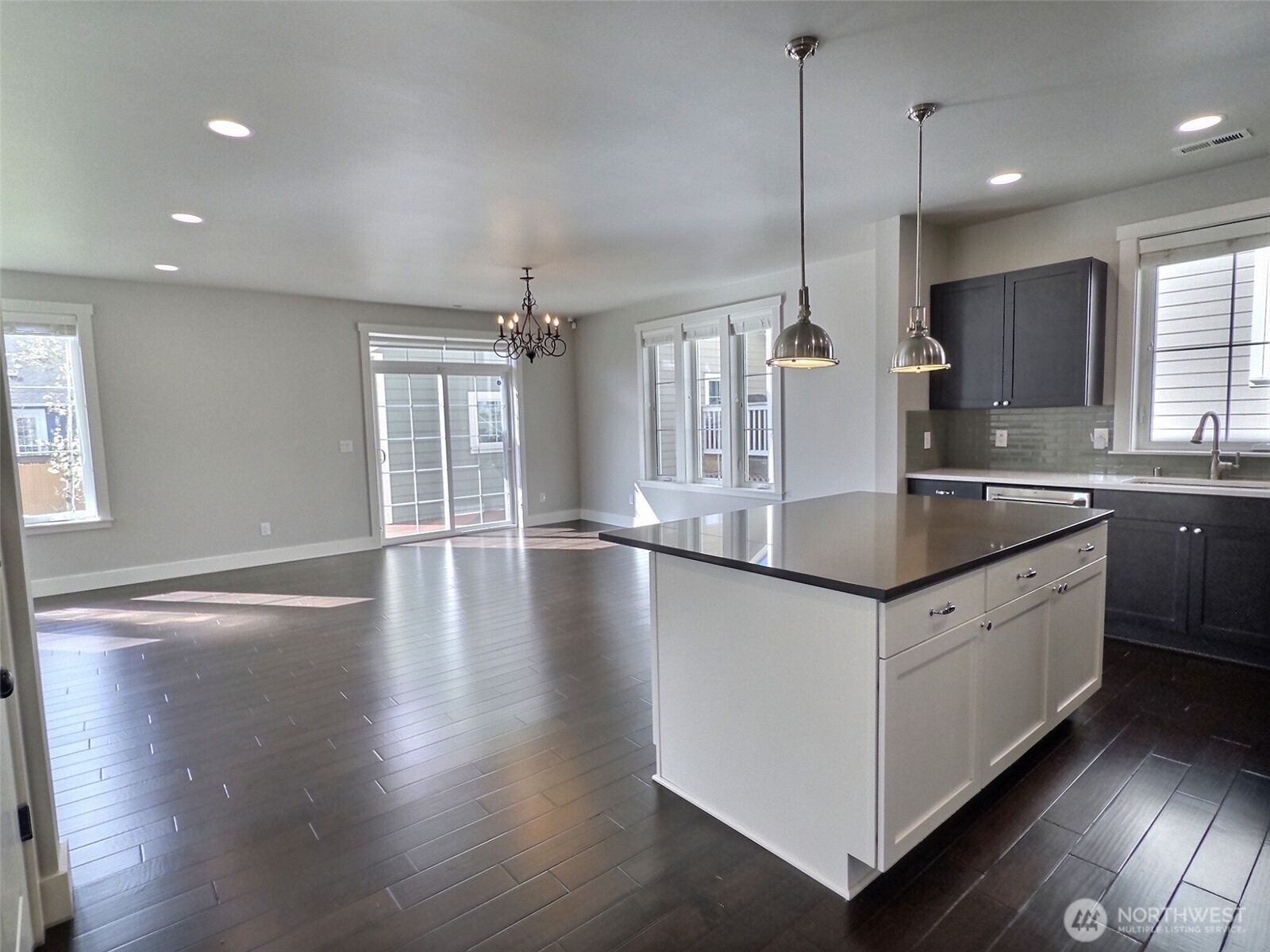 745 North 101st Street Seattle, WA 98133 - Photo 9 of 36