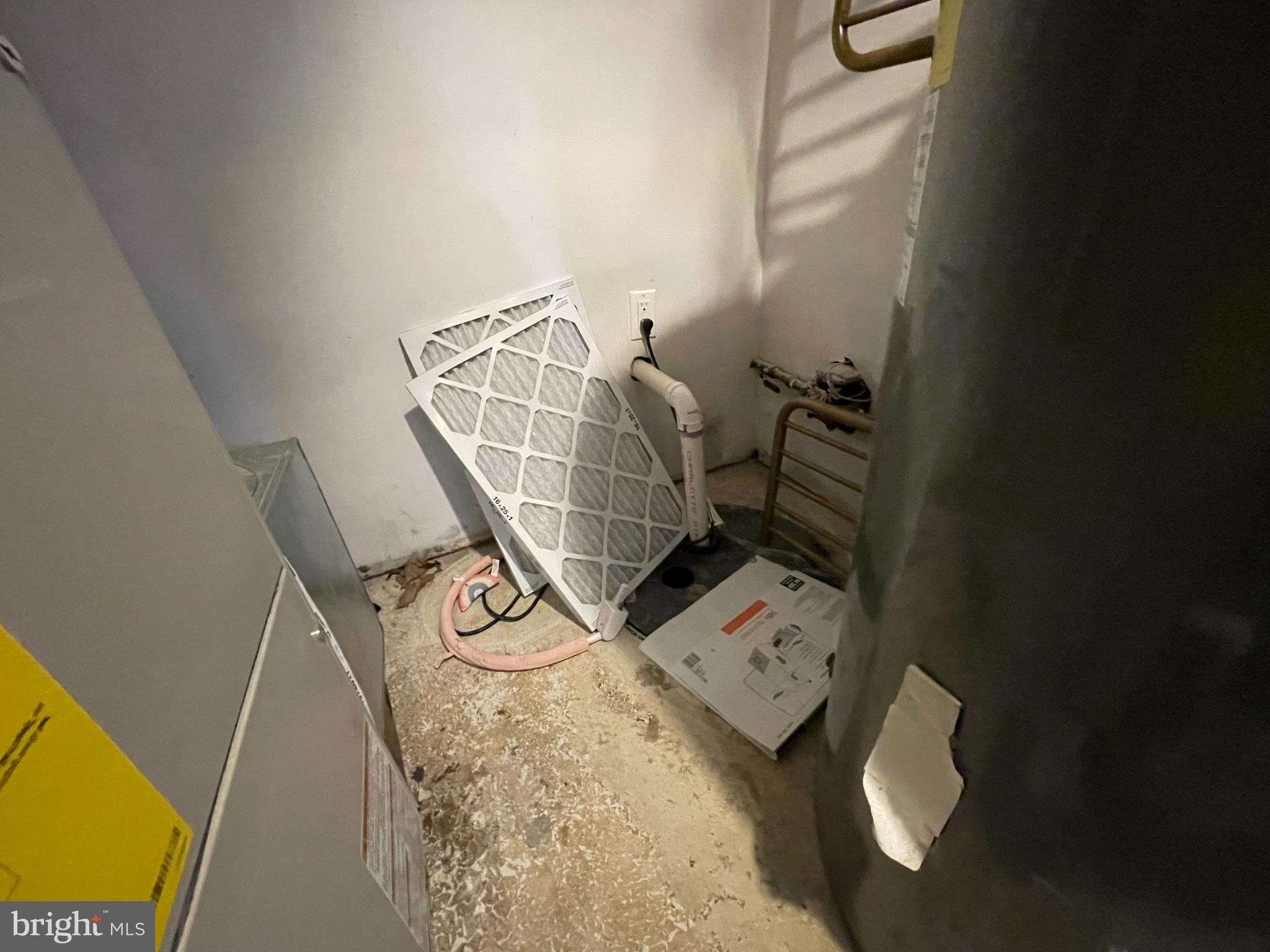 147 Lexington Avenue Lansdowne, PA 19050 - Photo 17 of 32 a view of entryway