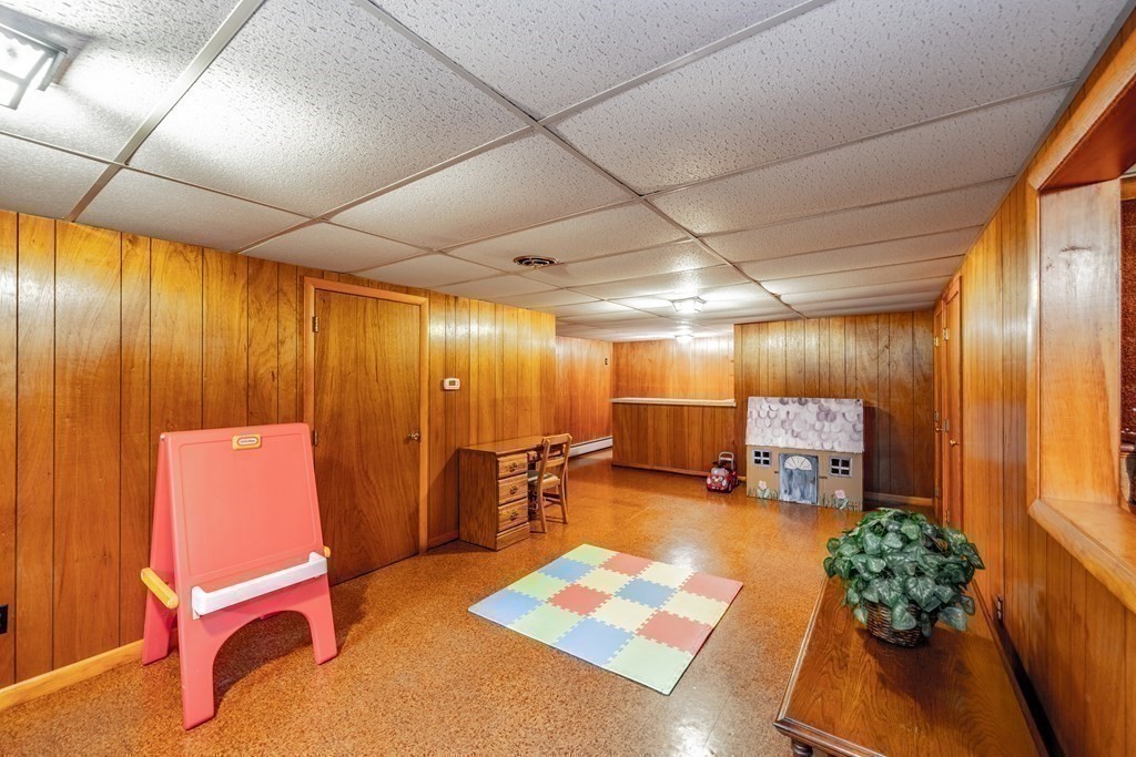 2495 Wilbraham Road Springfield, MA 01129 - Photo 32 of 42 a lobby with furniture and rug