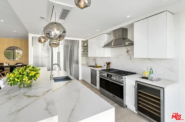 $16,000 | 1644 Malcolm Avenue, Unit 330, Los Angeles, CA 90024