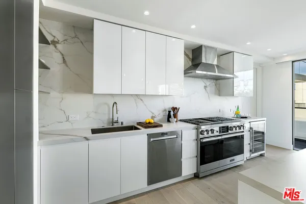 $16,000 | 1644 Malcolm Avenue, Unit 330, Los Angeles, CA 90024