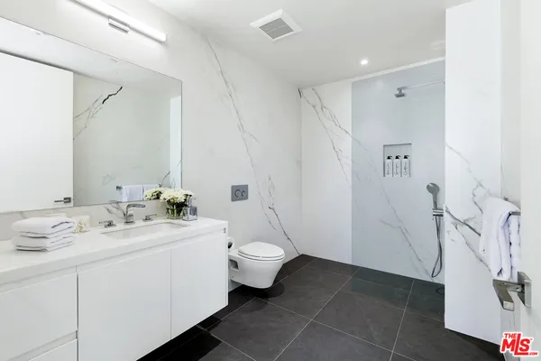 $16,000 | 1644 Malcolm Avenue, Unit 330, Los Angeles, CA 90024