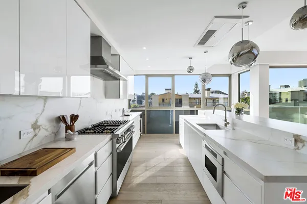 $16,000 | 1644 Malcolm Avenue, Unit 330, Los Angeles, CA 90024