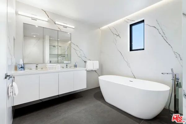 $16,000 | 1644 Malcolm Avenue, Unit 330, Los Angeles, CA 90024