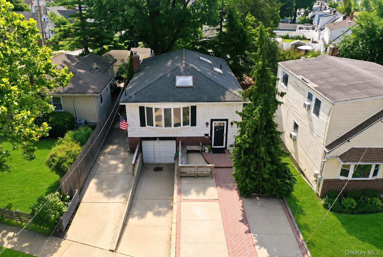 167 Lyon Street Valley Stream, NY 11580 - Photo 3 of 35