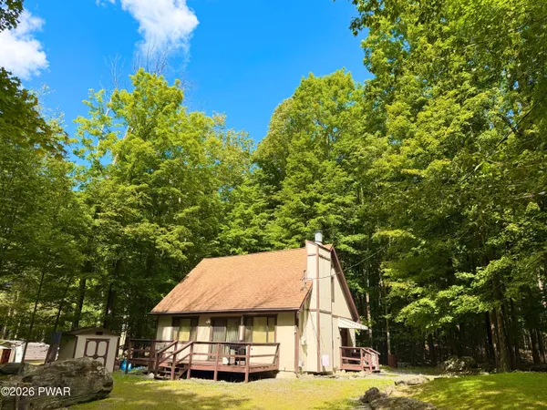 $225,000 | 27 Oak Drive, Hawley, PA 18428