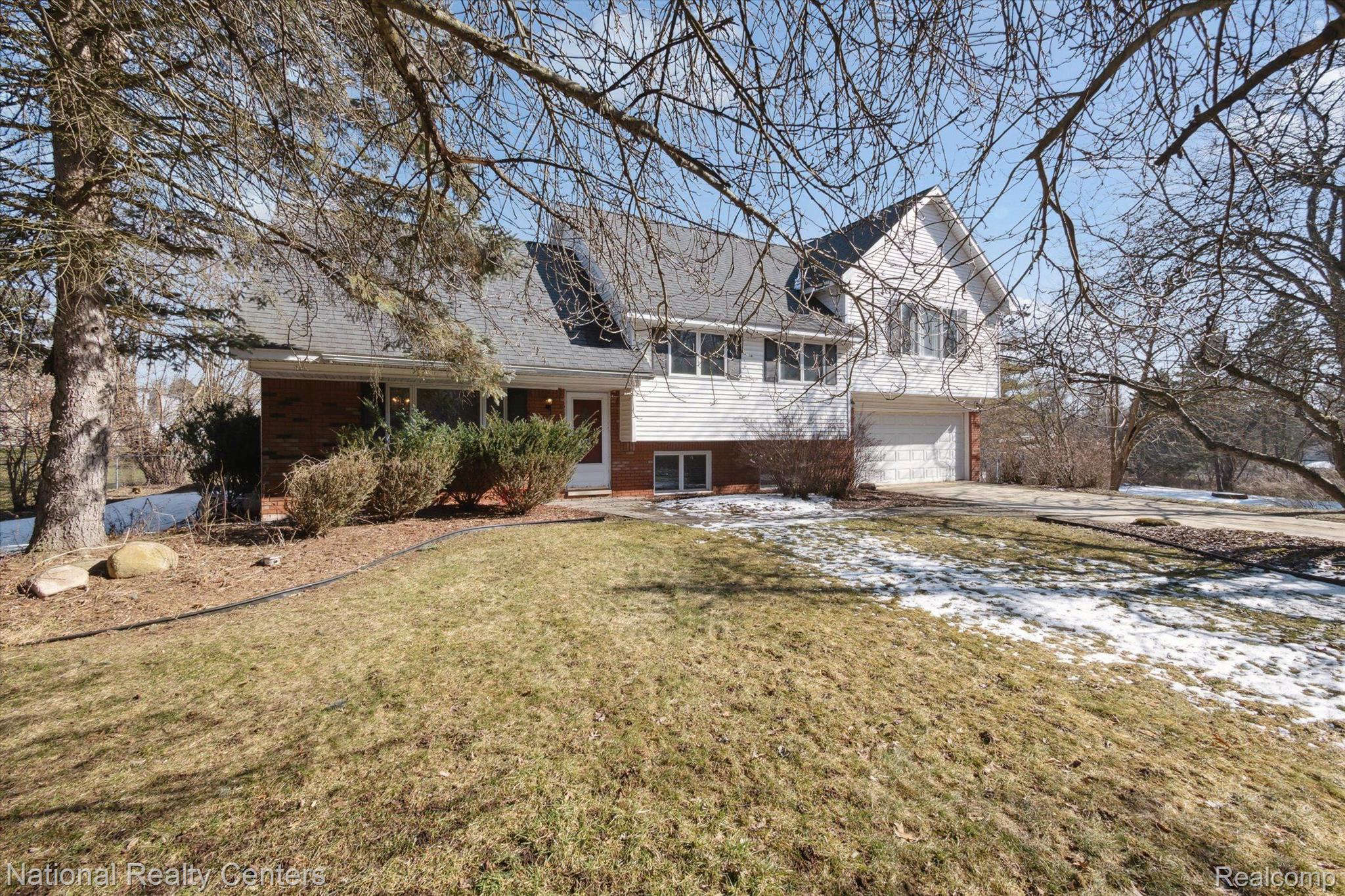 5786 Edgar Road Clarkston, MI 48346 - Photo 2 of 49 Gallery Image 2