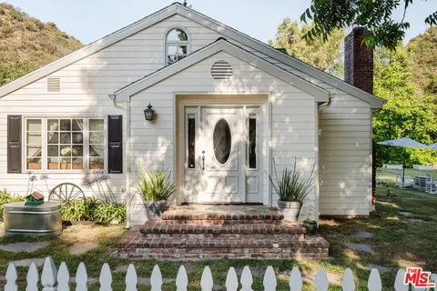 $2,599,000 | 1520 Bonnell Drive, Topanga, CA 90290