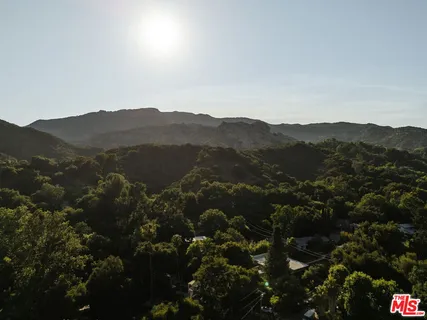 $2,599,000 | 1520 Bonnell Drive, Topanga, CA 90290